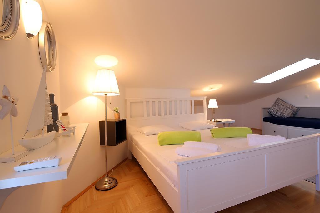 Apartments Papalinna By Moro Malinska Eksteriør bilde
